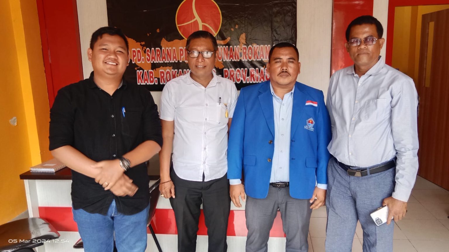 ROKAN HILIR- Pihak SPBU PD. Sarana Pembangunan Rokan Hilir (SPRH) meluruskan informasi terkait tudingan kongkalikong dengan Koperasi Tuah Nelayan Pesisir.
