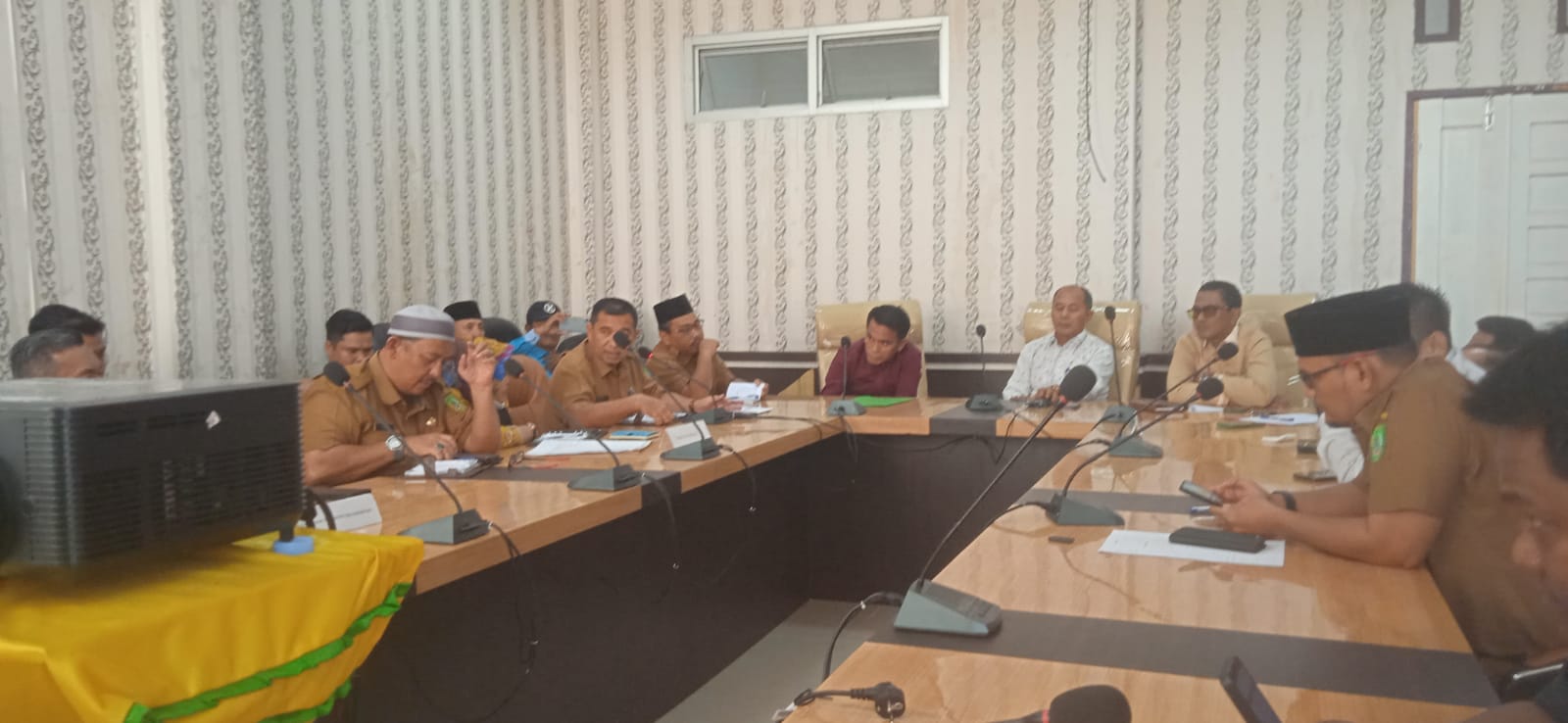Terkait Dana PI Direktur BUMD dan Kepala Bank Riau Kepri Dicecar Berbagai Pertanyaan